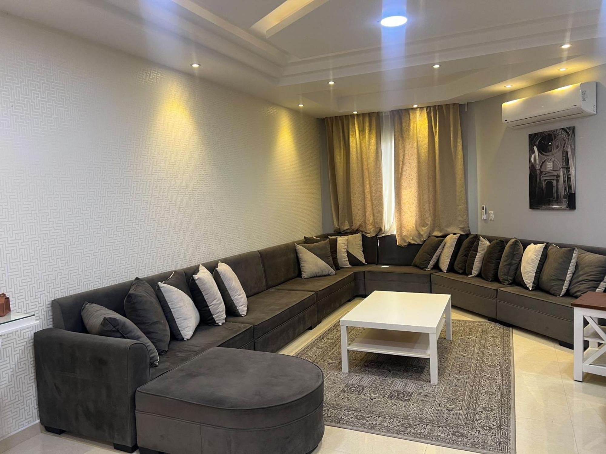 Apartment P90 Mall Spacious In New *