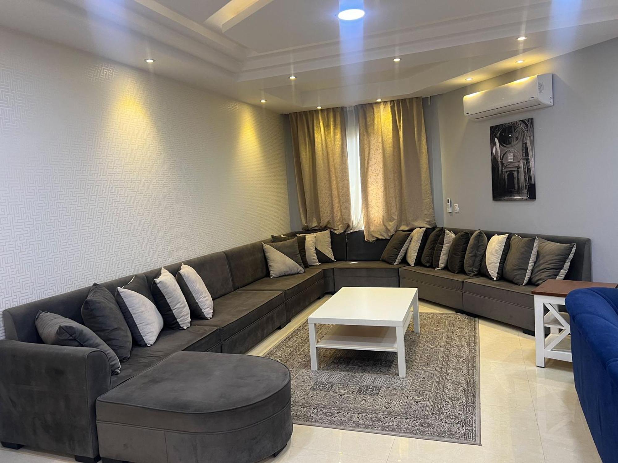 Apartment P90 Mall Spacious In New *